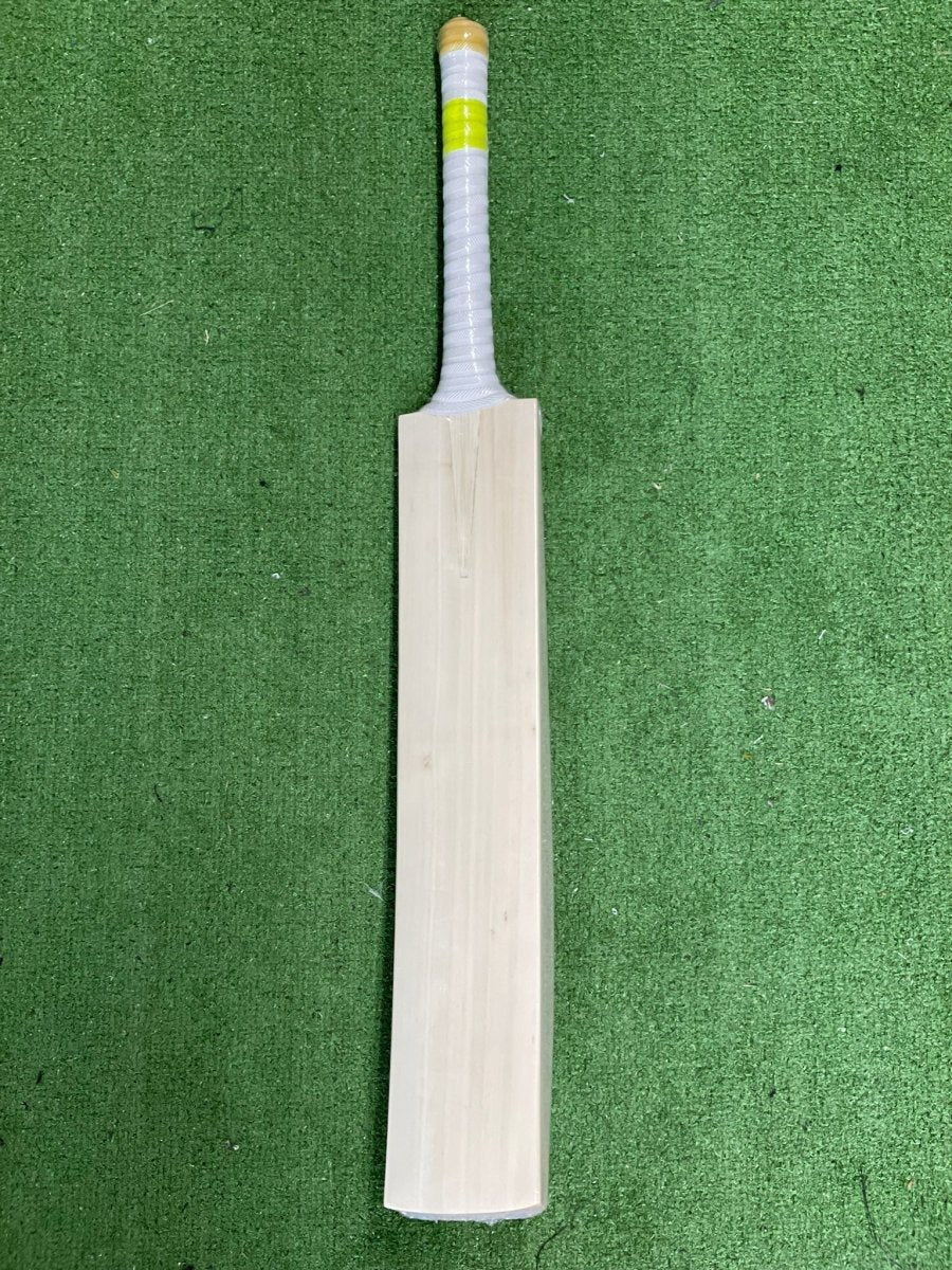 English Willow Bat With Massive 45mm++ Edges + Cricket Batting Gloves RP-14 Combo