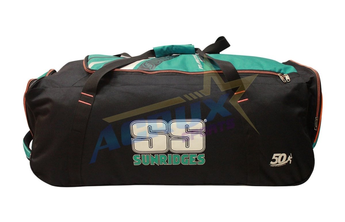 SS Master 1000 Cricket Kit Bag.